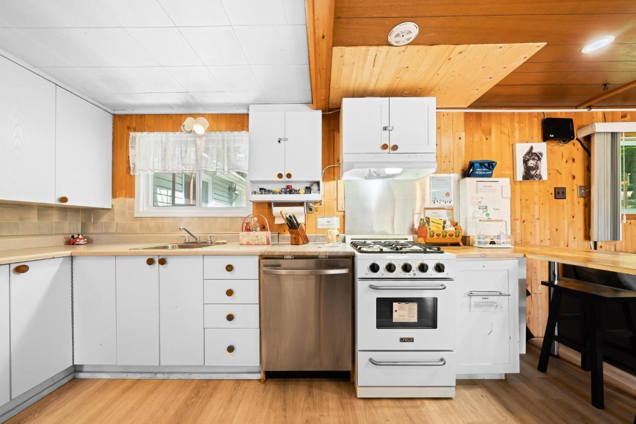 Cottage Binx Bracebridge Esterno foto